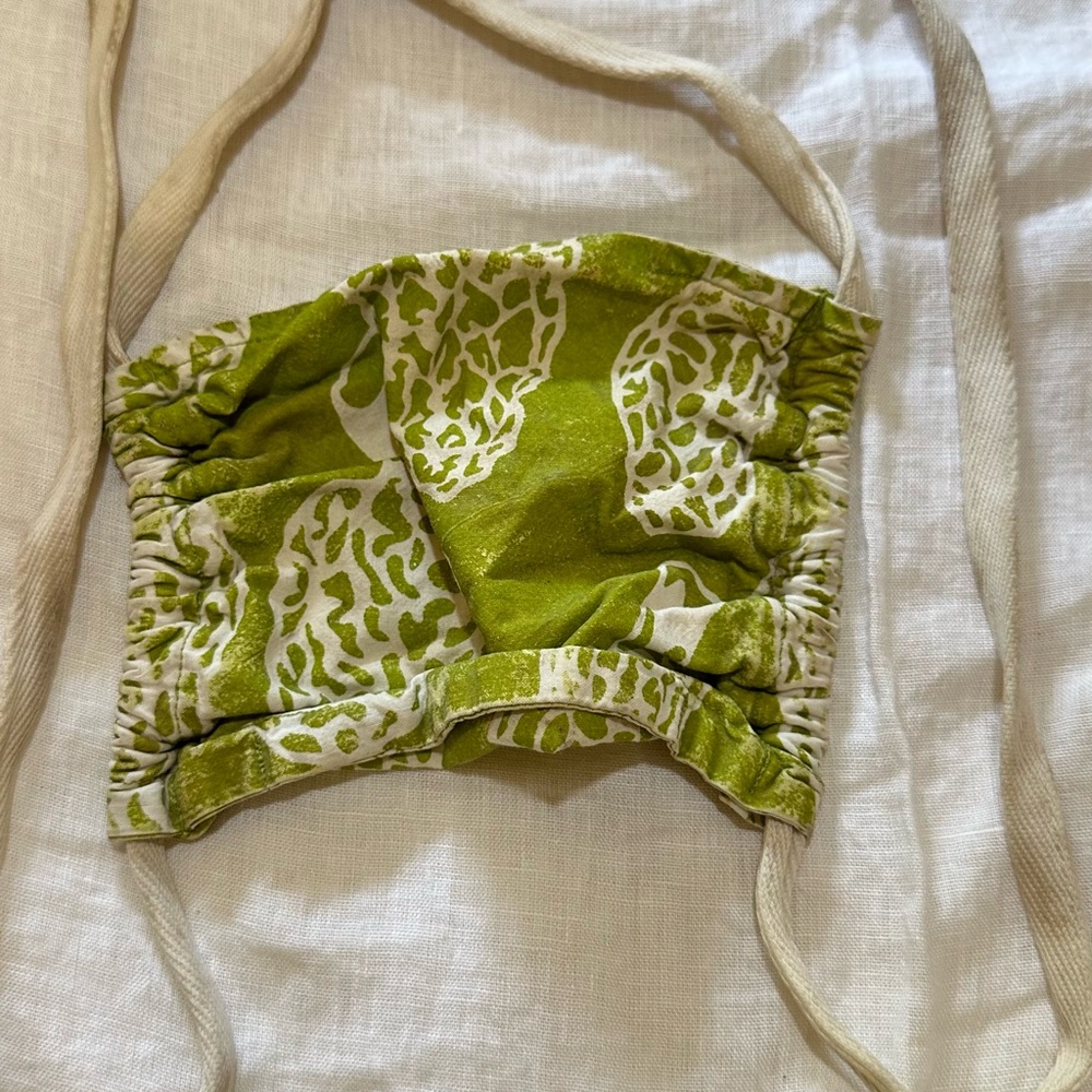 Green and White Patterned Face Mask